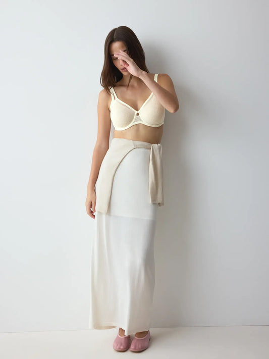 Triumph Signature Sheer W01 EX