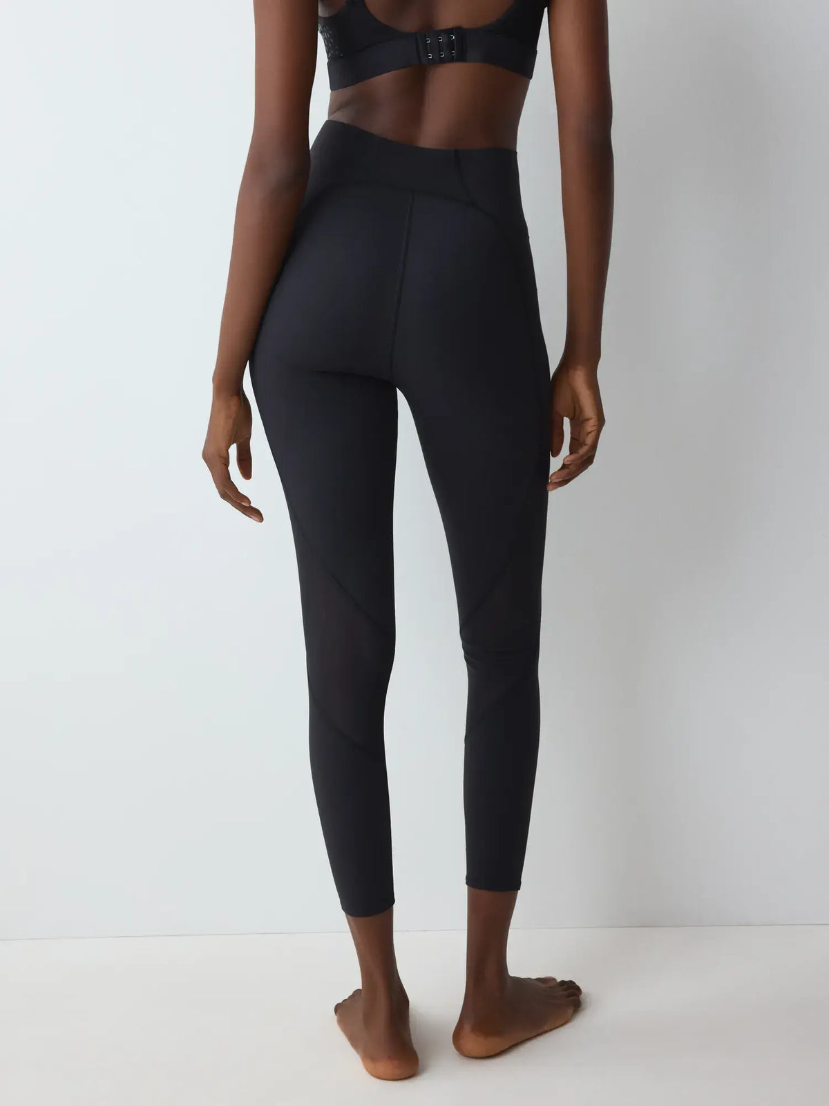 Triumph Cardio Breeze High-Rise Leggings | Leggings | Shapewear Underwear | Lingerie | Swimwear Triumph Cardio Breeze High-Rise Leggings | Leggings | Shapewear Underwear | Lingerie | Swimwear