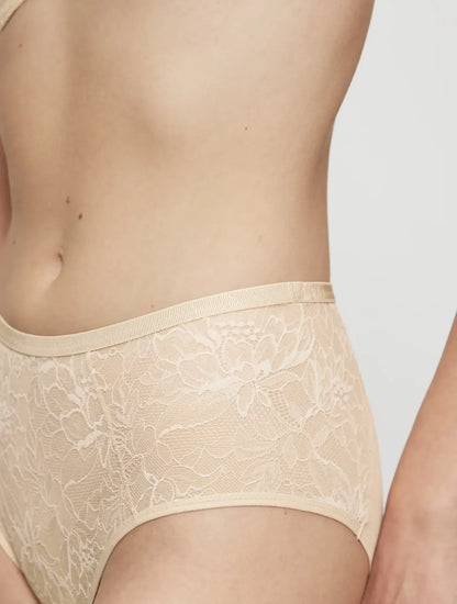 Amourette Charm Maxi01