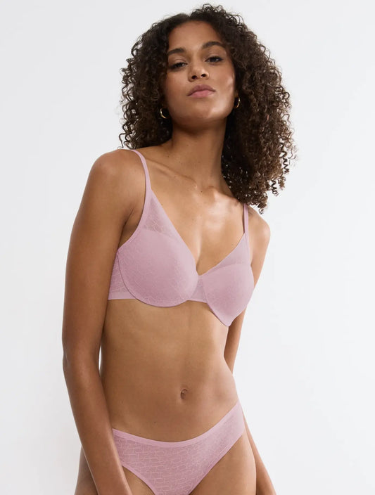 Triumph Signature Sheer WHP EX