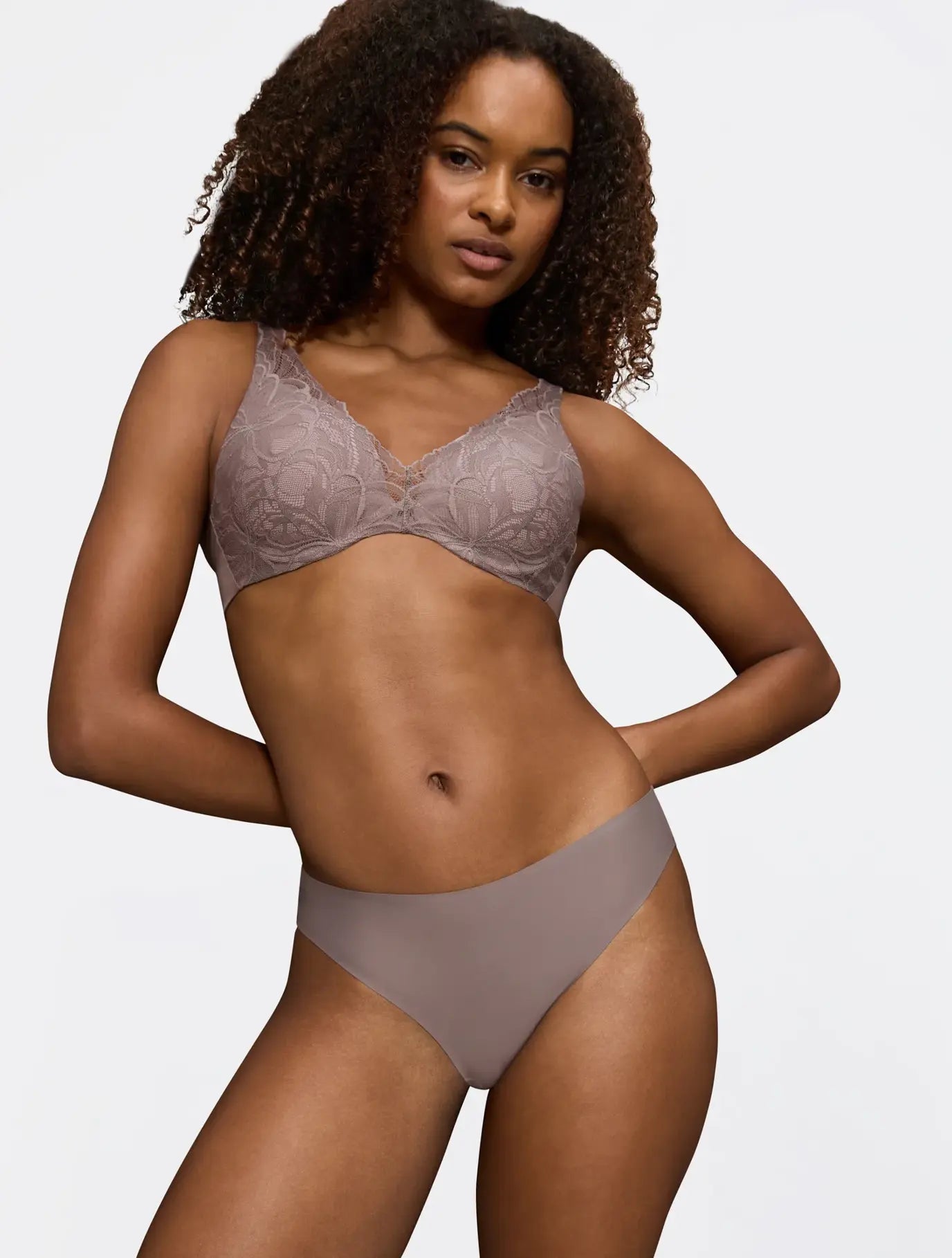 Body Make-Up Illusion Lace Highleg Tai
